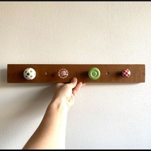 Hanging rack made with colorful knobs